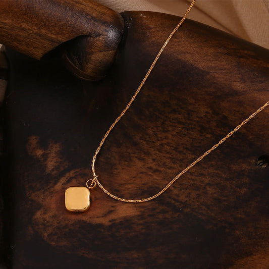 Mini Shell Flower Pendant Necklace