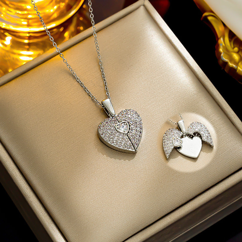 Silver Necklace closed and open