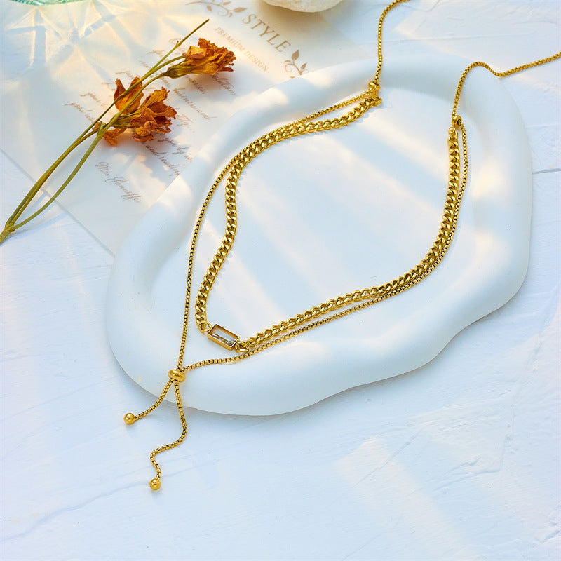 On necklace display bed